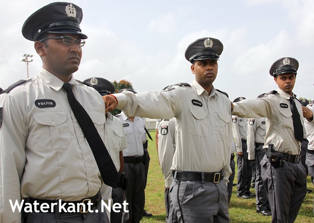 Ook Surinaamse politieagenten verlangen loonsverhoging