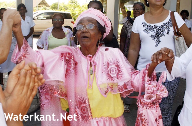 Feestje voor 100-jarige Surinaamse