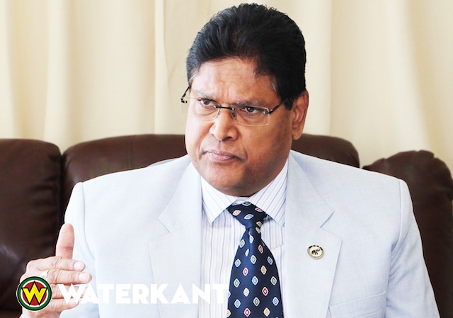Santokhi: VHP kan Suriname binnen 200 dagen uit crisis halen