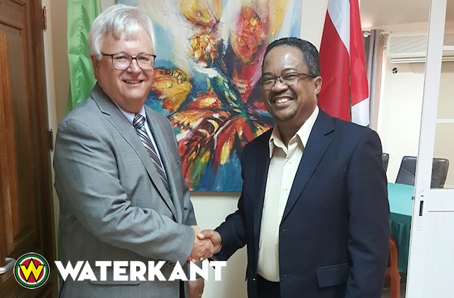 Ambassadeur VS bezoekt Nationale partij Suriname (NPS)