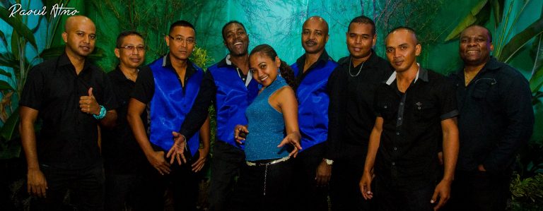 Kasimex House Band met Srefidensi op Curaçao