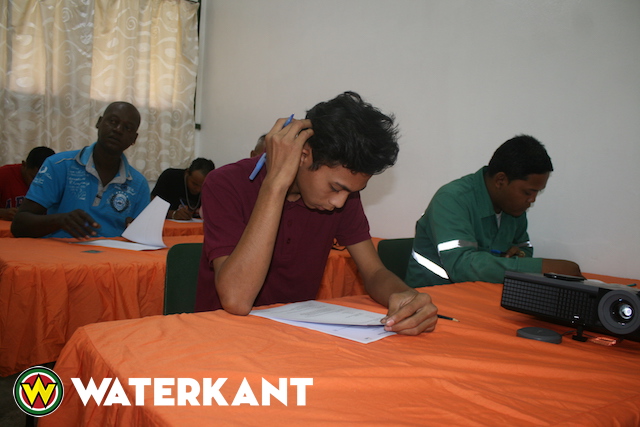 Examens voor lassers in Suriname