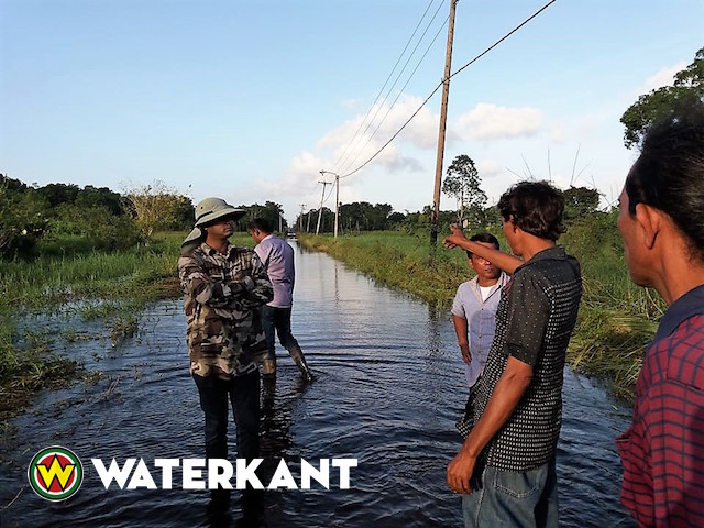 Wateroverlast door hevige regenval in Suriname