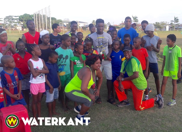 Mettendaf wil jonge sporters in Suriname helpen