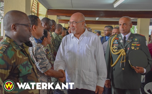Beëdiging 118 nieuwbakken officieren in leger Suriname