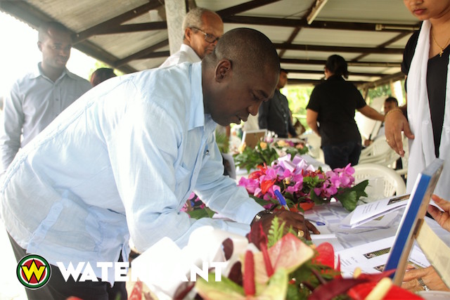 Minister bij afscheid meesterviolist Herman Pontjopawiro in Suriname