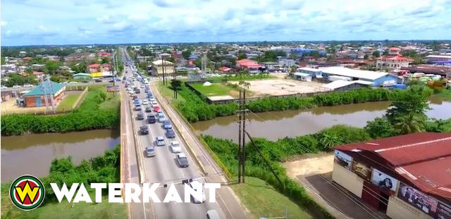 Verbetering wegsituatie nabij brug Saramaccakanaal in Suriname