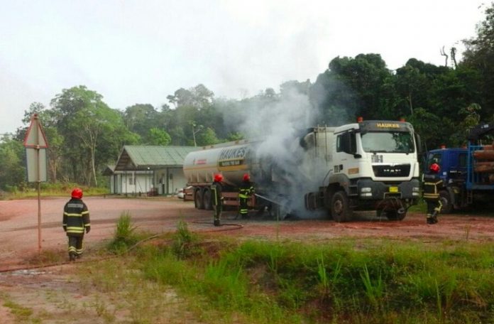 Milieuramp Suriname voorkomen door brandweer