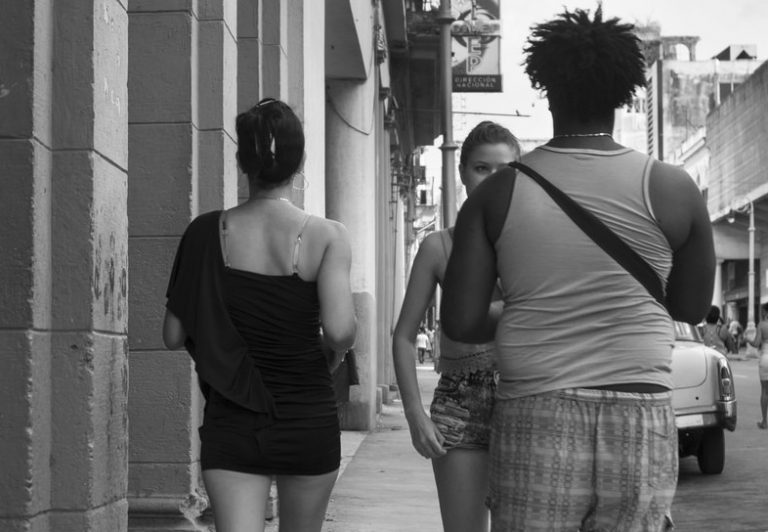 Sekswerkers Suriname worden 'eenmanszaak' en belastingplichtig
