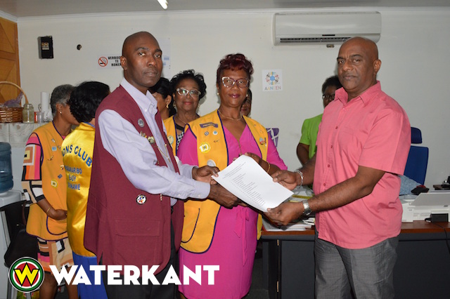 Lions Club schenking aan Bureau voor Thuis- en Daklozen Suriname