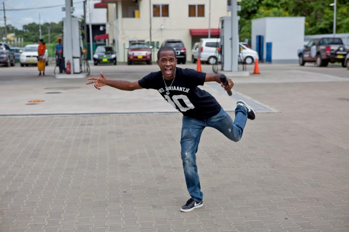 Pres Juriaantje geeft eerste solo show in Suriname