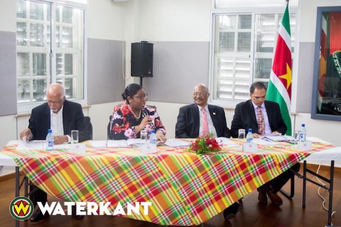 Werkbespreking ministerie van BuZa met Honorair Consuls in Suriname