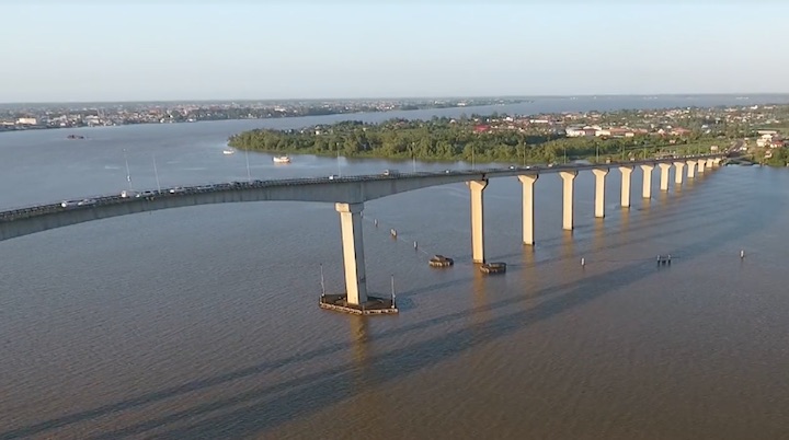 Parlementariër: brug over Surinamerivier beveiligen tegen suïcide