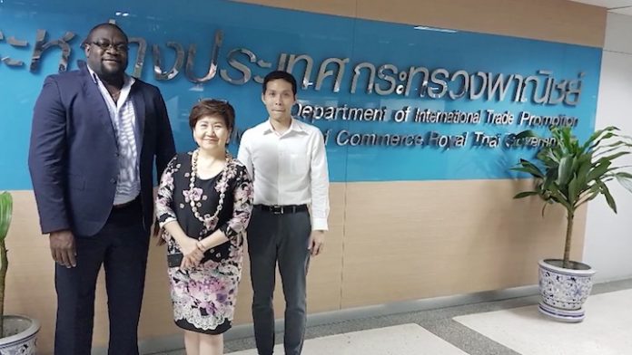 Honorair Consul Pansa op bezoek in Thailand