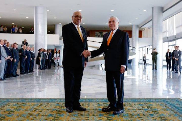 Presidenten Suriname en Brazilië ontmoeten elkaar