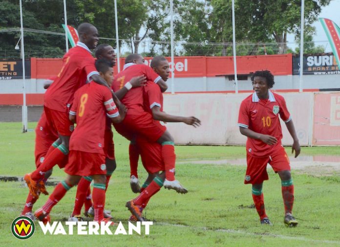 Voetbalcompetities Suriname stopgezet, toenemend geweld tegen scheidsrechters
