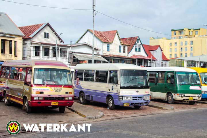 Landelijke staking van particuliere bussen in Suriname