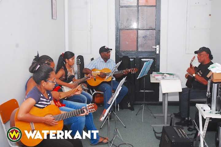 Zware noten voor muziekonderwijs in Suriname