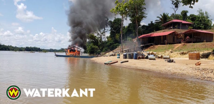 Foto's en film vernielingen door Franse politie in Suriname