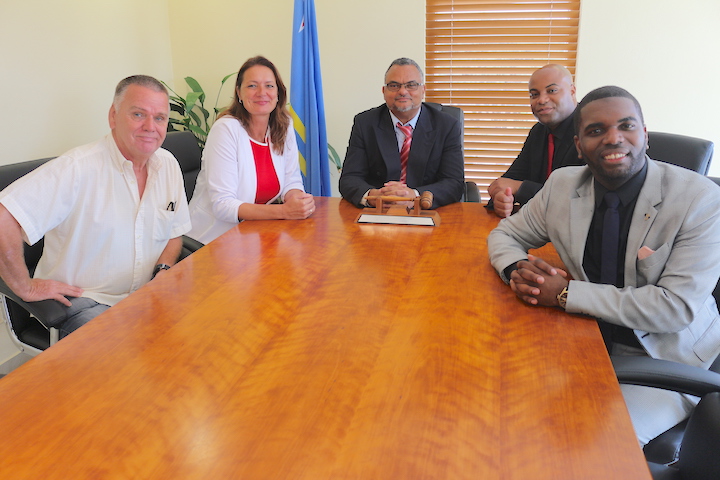 Informatiebijeenkomst in Aruba over zakendoen met Suriname