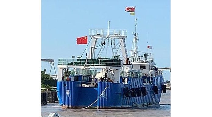 Zorgen parlementariërs om Chinese mega vissersboten in wateren Suriname