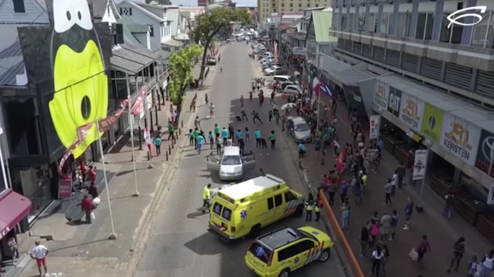 Flashmob voor film 'Wiren the Movie' in hoofdstad van Suriname