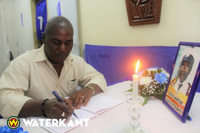 Condoleanceregister voor granman van de Kwinti stam in Suriname