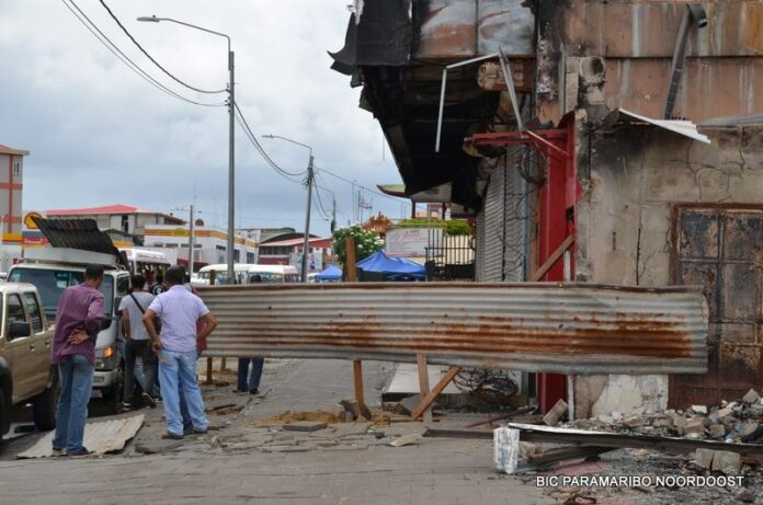 Overheid Suriname onderneemt actie na bericht over instortingsgevaar gebouw Tulipani