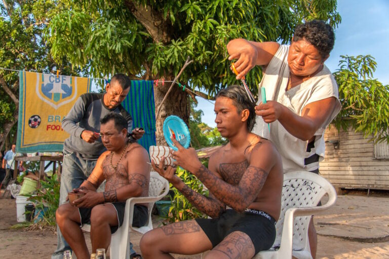 Eerste fotoboek over dagelijks leven inheemsen in Suriname