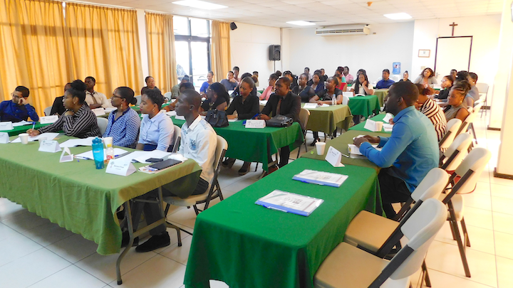 JCI Paramaribo 'Business Protocol en Etiquette Seminar' groot succes