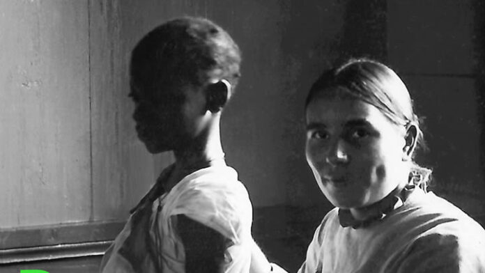 Boek met verhalen uit de wereld van lepra patiënten in Suriname