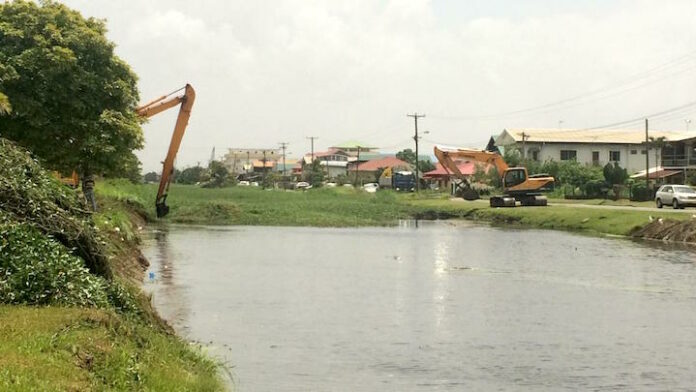 Belangrijke ader voor de ontwatering van Paramaribo-Noord aangepakt