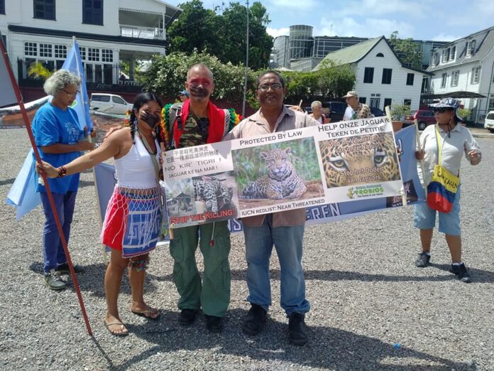 Vreedzaam milieuprotest tijdens HFLD klimaatconferentie in Suriname