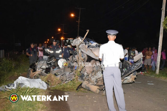 Twee doden na ernstig verkeersongeval te Leiding in Suriname