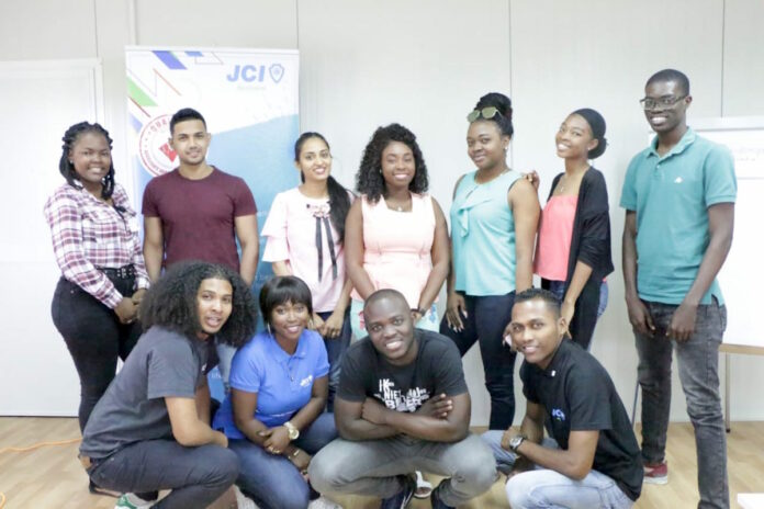 JCI Suriname helpt Jeugdparlement aan verbeteren van kwaliteit