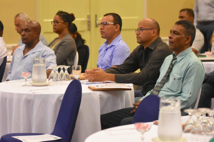 Oliesector Suriname biedt veel kansen voor kleine- en middelgrote ondernemers