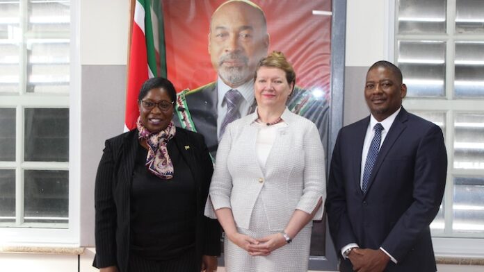 Suriname en de VS ondertekenen luchtvaartovereenkomst