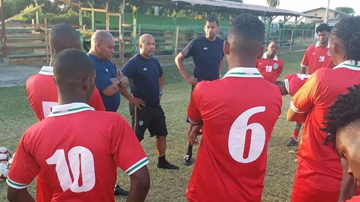 Suriname wint met 3-1 tegen Guyana tijdens oefeninterland in Nickerie