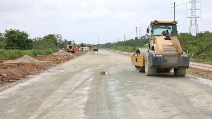 Eind april eerste asfalt laag op vernieuwde Martin Luther Kingweg in Suriname