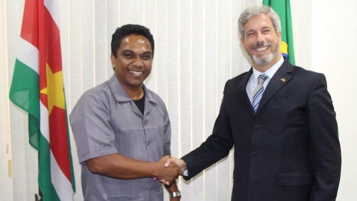 Braziliaanse ambassadeur in Suriname bezoekt minister Noersalim