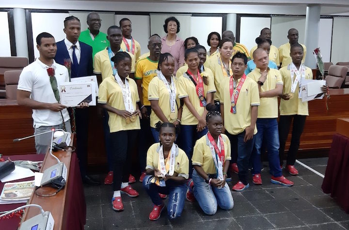 Special Olympics sporters ook in Nationale Assemblee Suriname gehuldigd