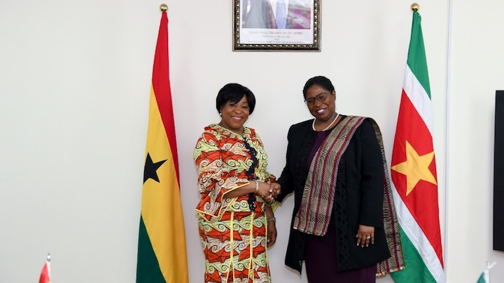 Suriname en Ghana bespreken verdieping van bilaterale relaties