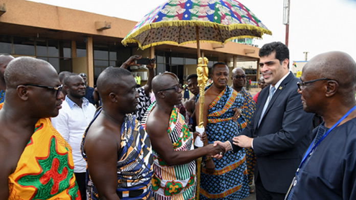 VIDEO: Vice-president van Suriname op bezoek in Ghana