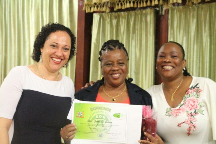 Jubilarissen Bureau Openbare Gezondheidszorg Suriname gehuldigd