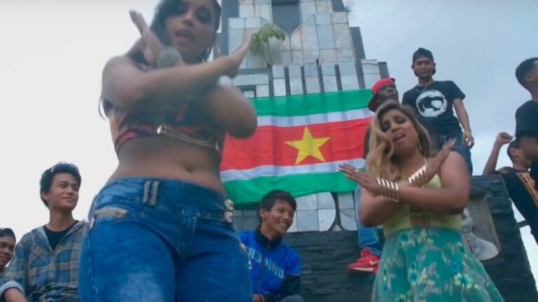 Dames van X-TATIK nemen videoclip voor derde single op in Suriname