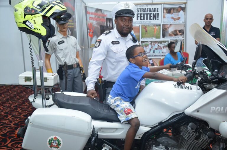 Korps Politie Suriname levert bijdrage aan Heritage Kids Events