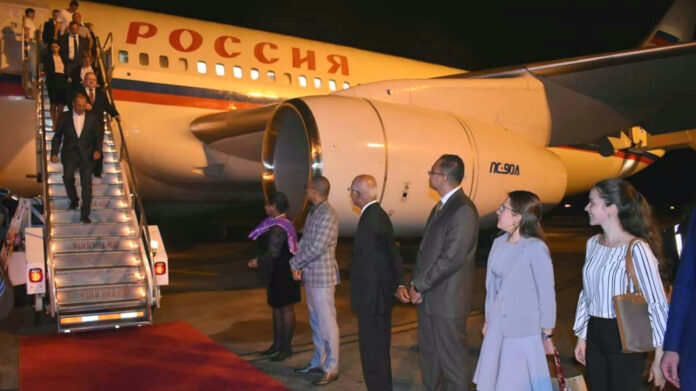 Russische Buza minister gearriveerd in Suriname