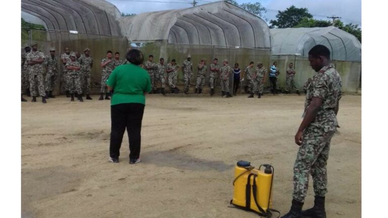 Personeel agrarisch bedrijf Nationaal Leger Suriname getraind