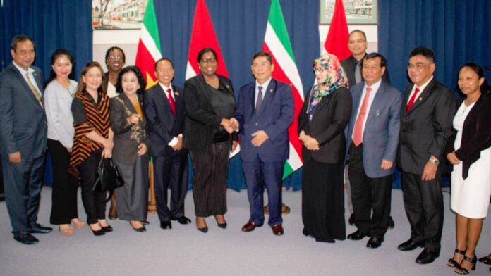 Indonesische parlementsleden willen historische band met Suriname verstevigen