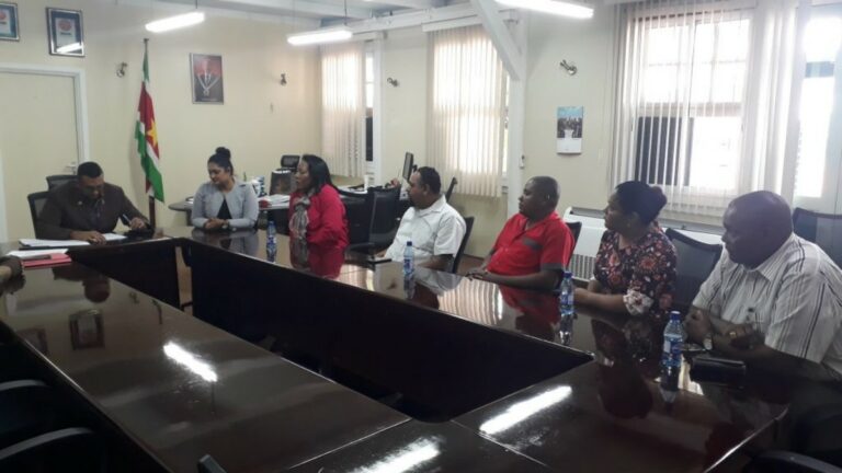 Commissie herstructurering Academisch Ziekenhuis Paramaribo geïnstalleerd